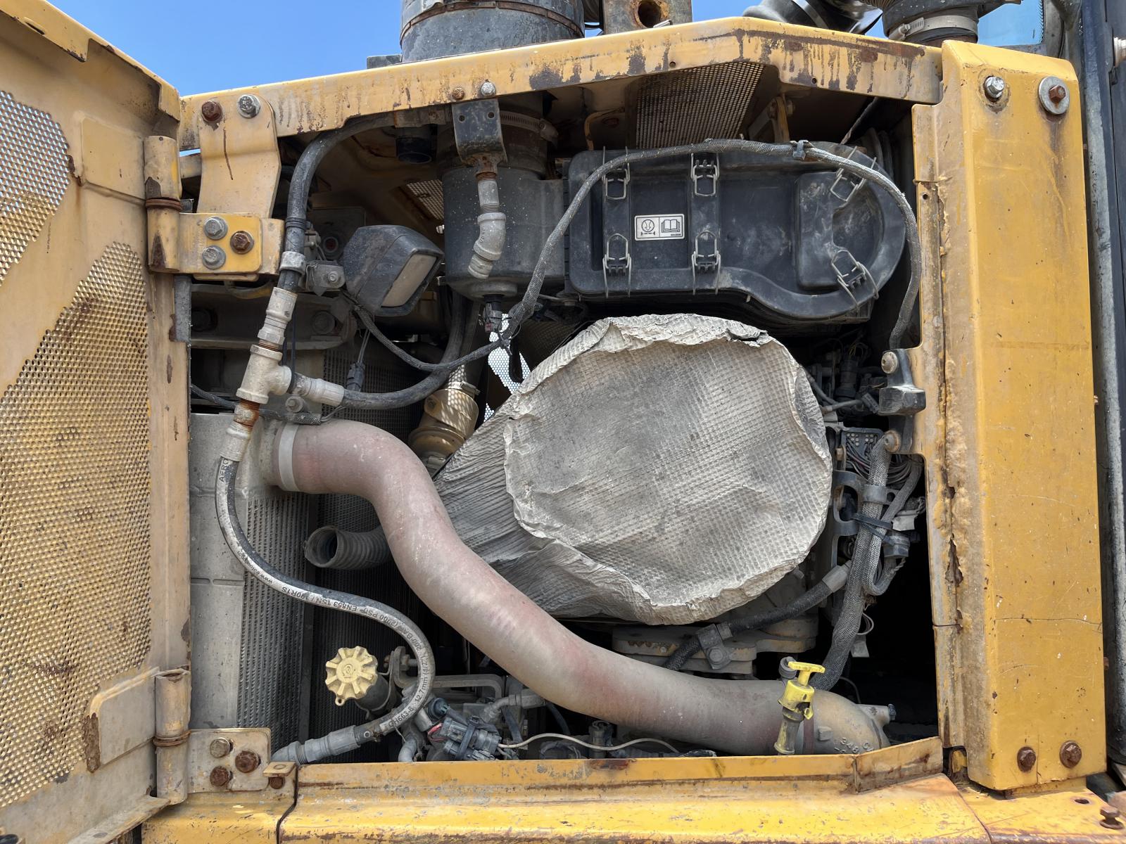 ./imagenes/INVOICE/2019/17771/TOPADOR FRONTAL CATERPILLAR D6T XW PARA PARTES (2).JPG